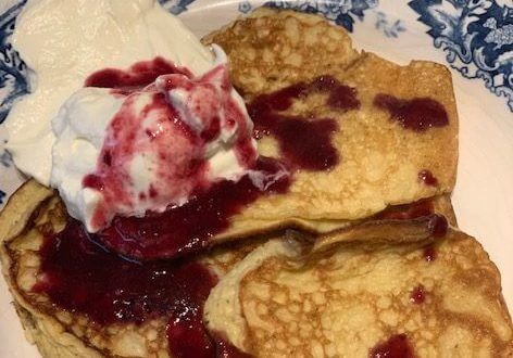 Make Low Carb Pancakes With Berry Syrup And Whip Cream In Japan